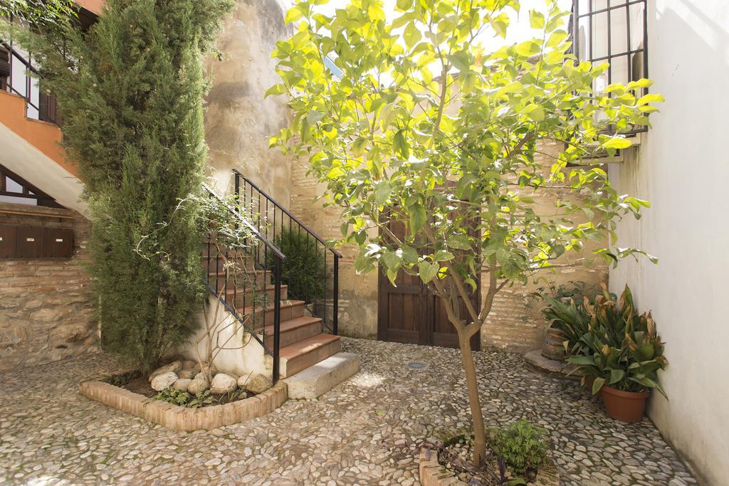 Apartamento Puerta Elvira Centro Granada Exterior foto